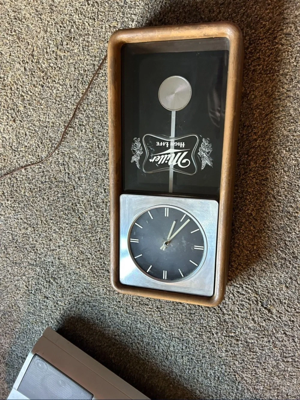 Vintage‎ Clock Miller Beer Lite High Life Faux Wood Grain Frame Pendulum 1983